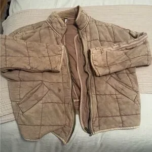 Free people dolman jacket. Size small. Sold out online.  Tan Quilted Jacket